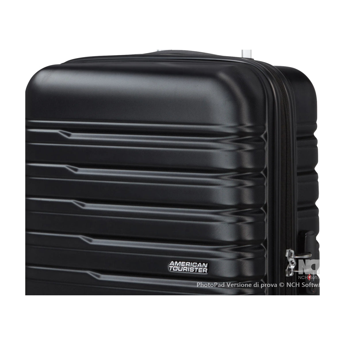 Dettaglio finiture e hardware di American Tourister Flashline Trolley (4 Ruote) - Shadow Black