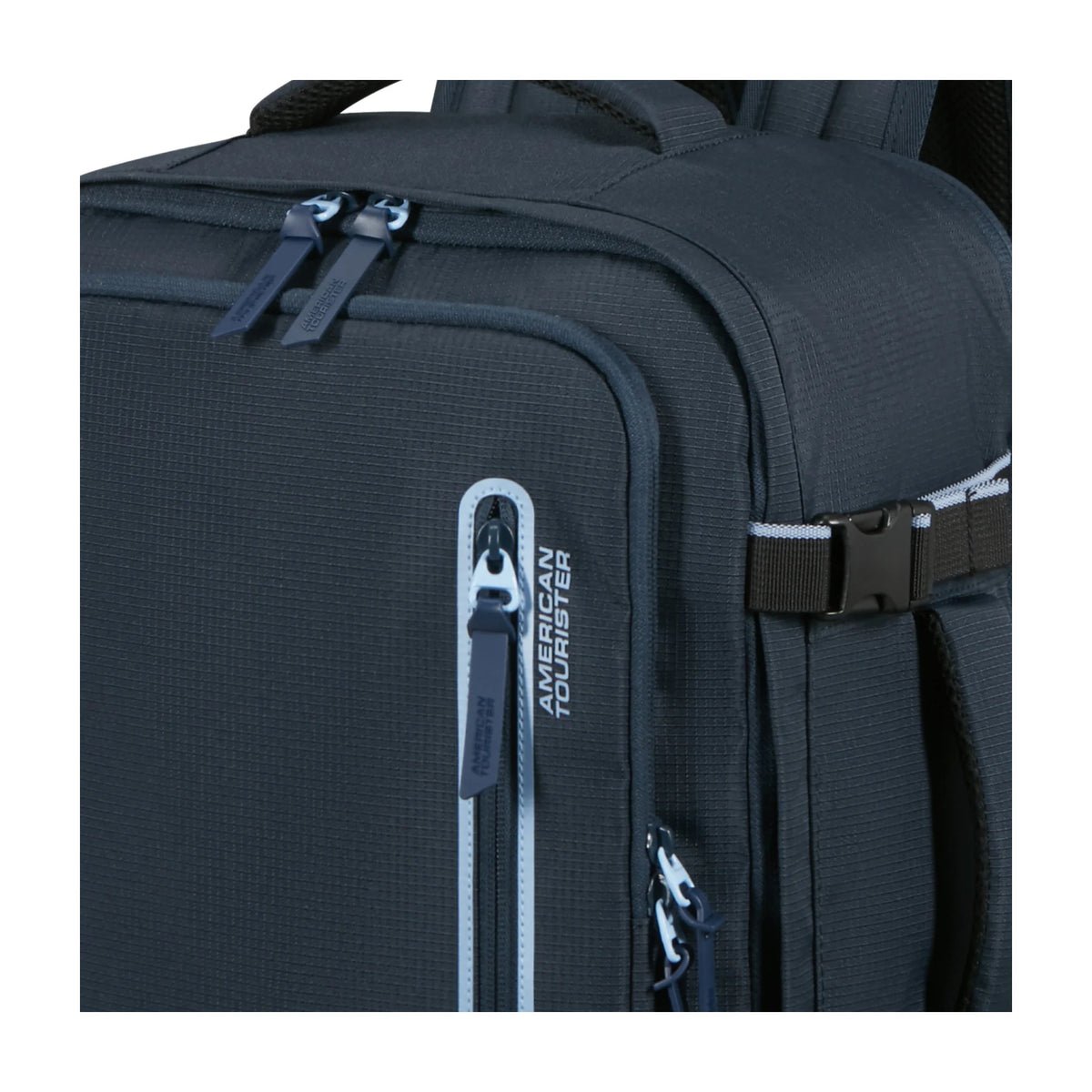 Dettaglio finiture e hardware di American Tourister Take2Cabin Sport Backpack - Dark Navy