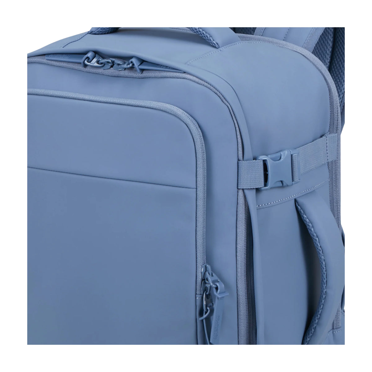 Dettaglio finiture e hardware di American Tourister Take2Cabin Zaino - Storm Blue