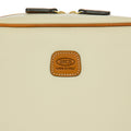 Dettaglio finiture e hardware di Bric's Firenze Necessaire Firenze - Cream
