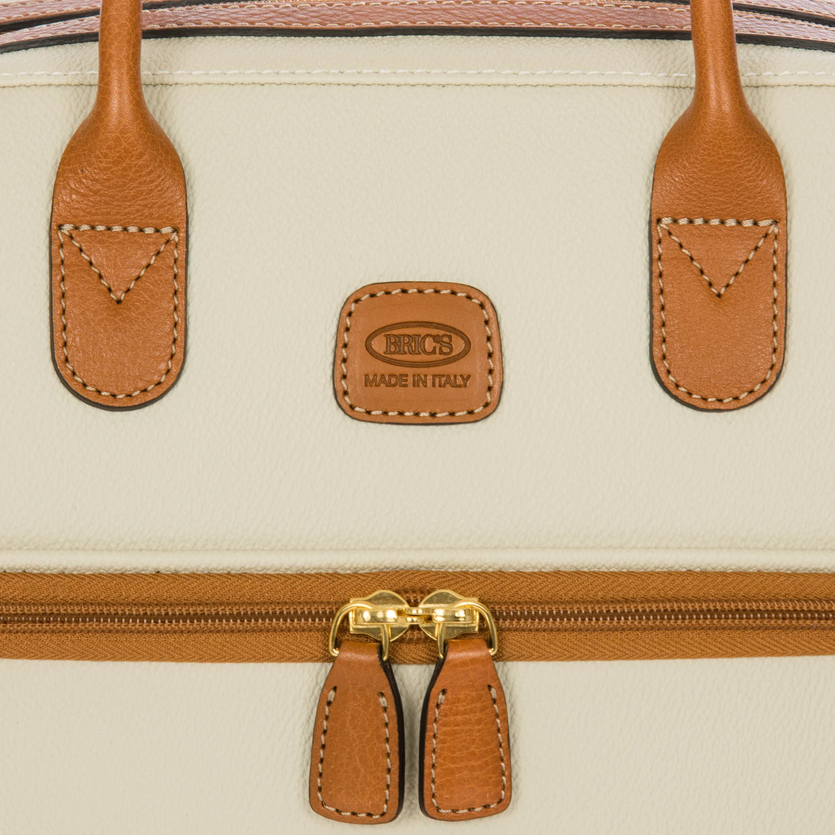 Dettaglio finiture e hardware di Bric's Firenze Beauty Case Firenze - Cream
