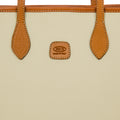 Dettaglio finiture e hardware di Bric's Firenze Opera Bag Media Firenze - Cream