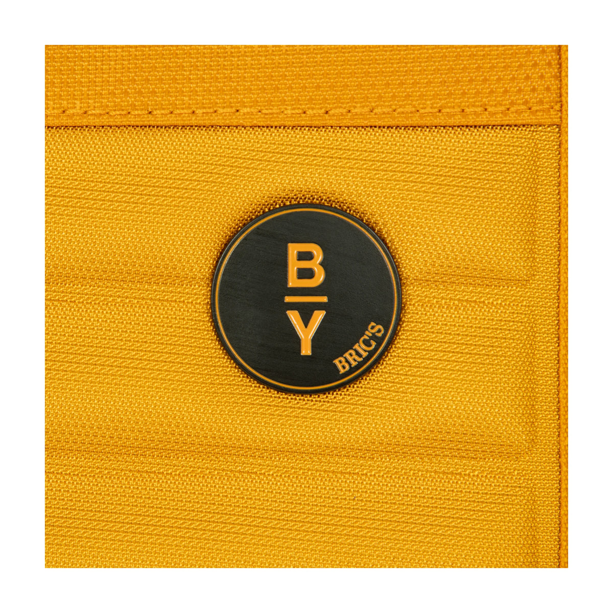 Dettaglio finiture e hardware di Bric's Ulisse B|Y Necessaire Tri-Fold In Tessuto Riciclato - Mango