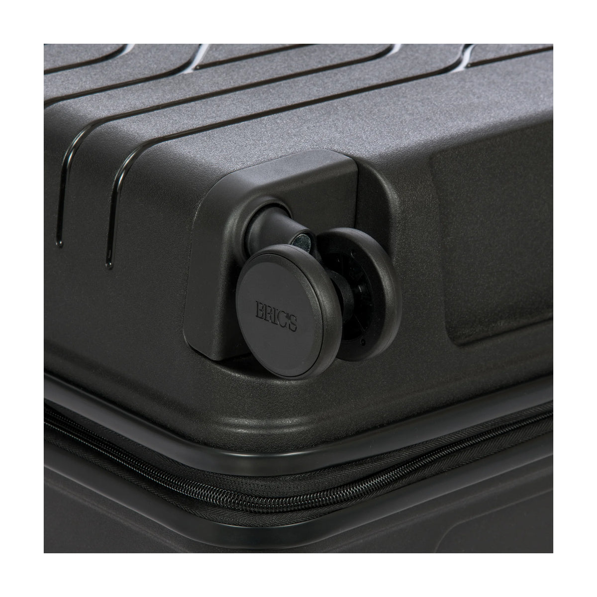 Dettaglio finiture e hardware di Bric's Ulisse B|Y Trolley Large Espandibile - Black