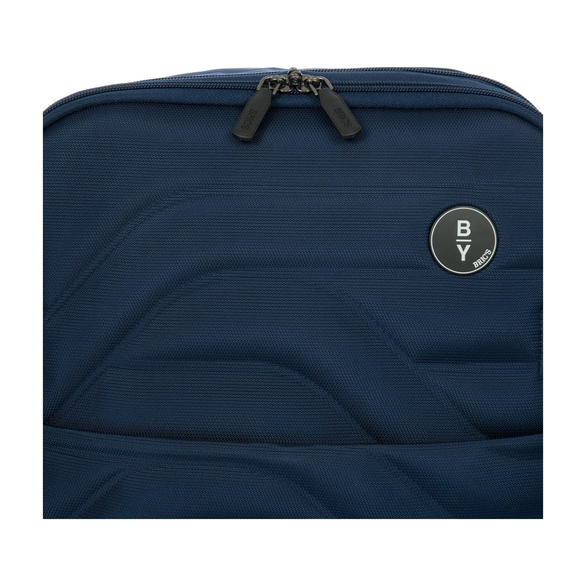 Dettaglio finiture e hardware di Bric's Ulisse B|Y Zaino Underseat Espandibile In Tessuto Riciclato - Ocean Blue