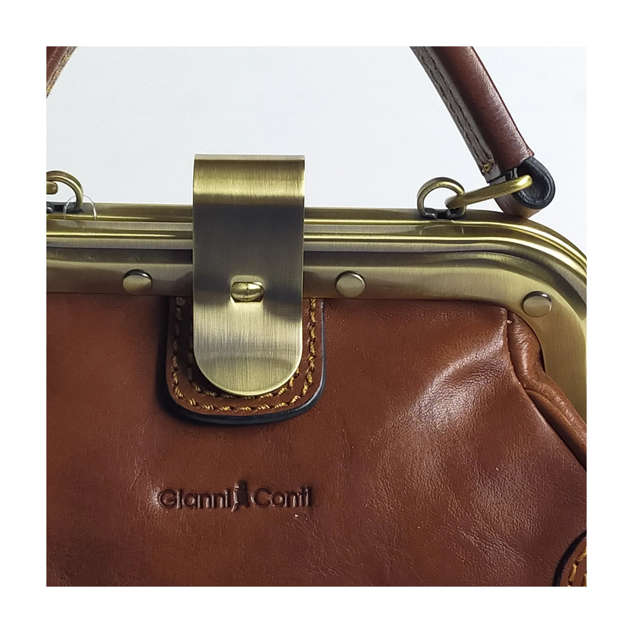 Dettaglio finiture e hardware di Gianni Conti Maremma Borsa A Mano - Cognac