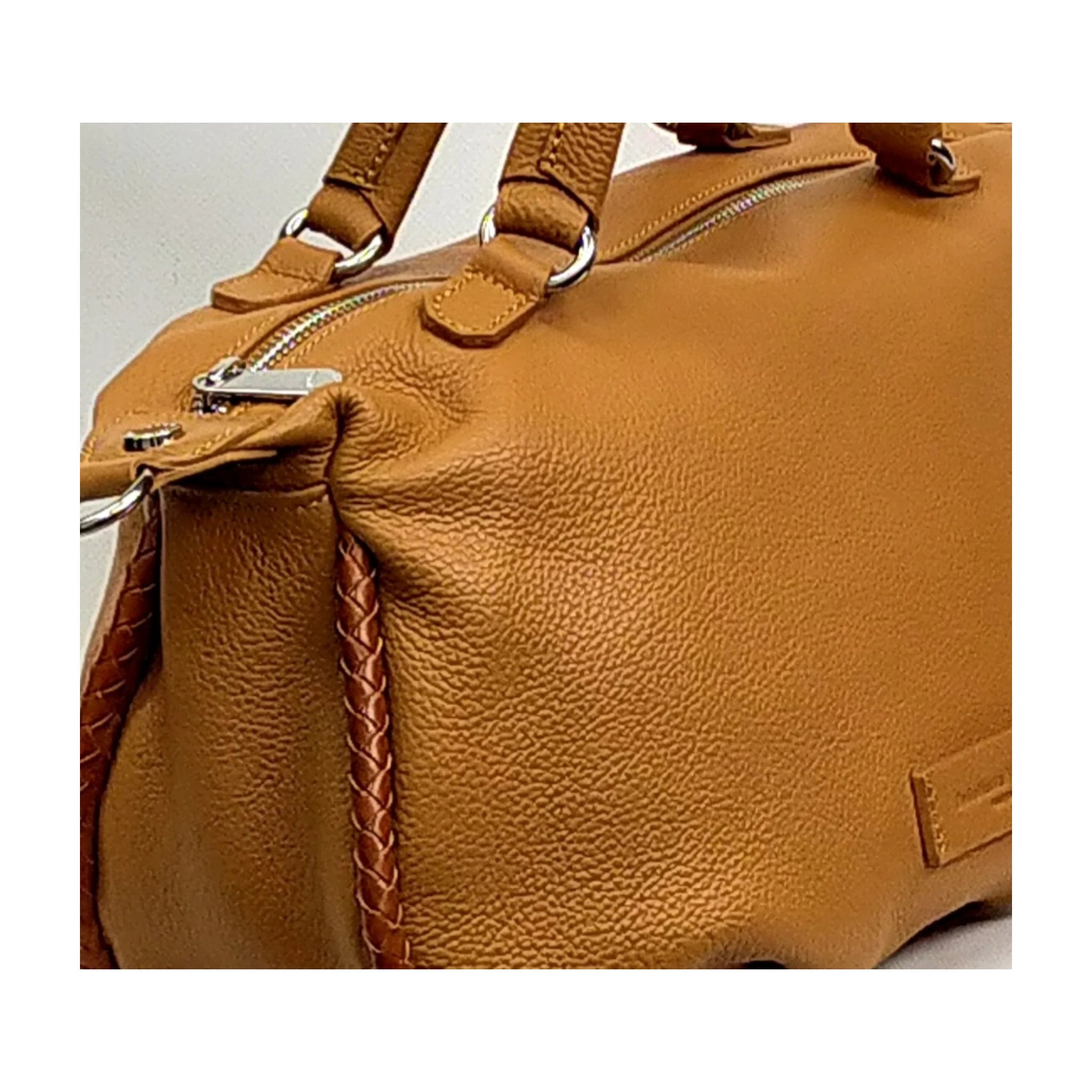 Dettaglio finiture e hardware di Pelletteria Veneta Dama Borsa A Mano - Cuoio