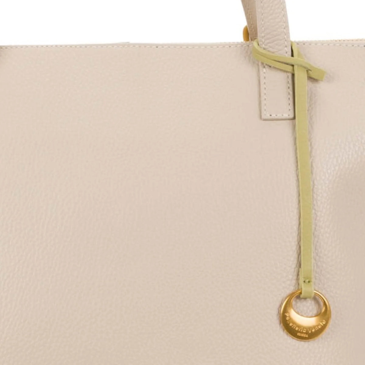 Dettaglio finiture e hardware di Pelletteria Veneta Shopper - Beige