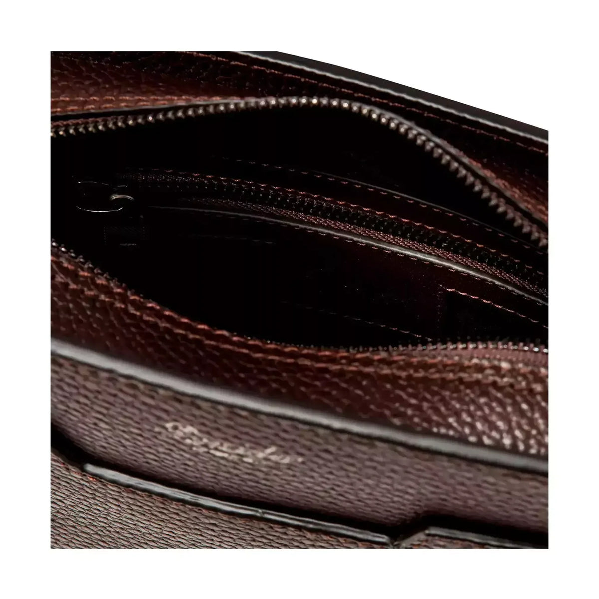 Organizzazione interna e scomparti di Pineider Bottalato Crossbody Odette Collezione Bottalato - Rum