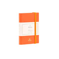 Vista di tre quarti di Pineider Classic Notebook Classic Senza Righe - Arancio