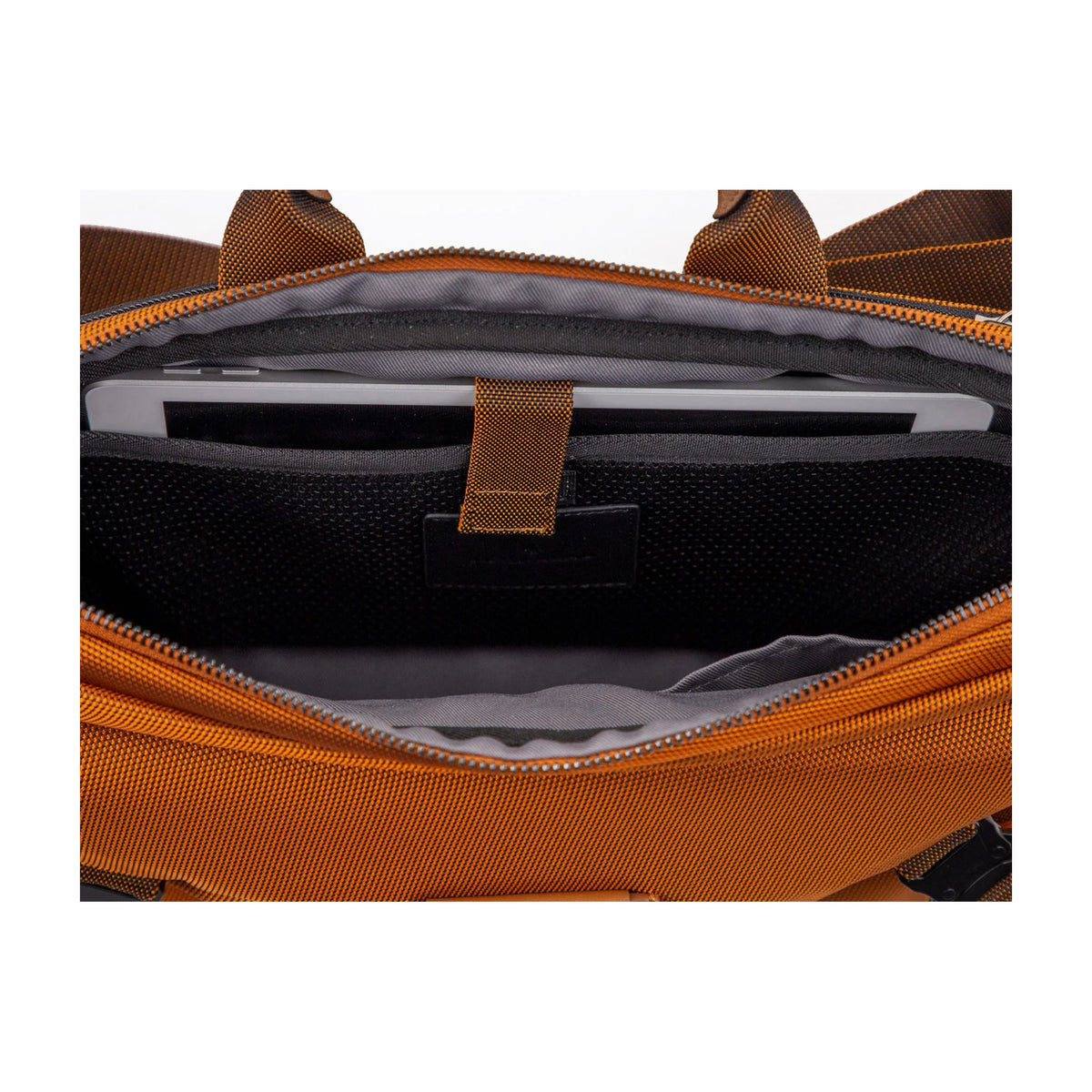 Organizzazione interna e scomparti di BELL X-1 - Scharlau First Class Marsupio - Arancia