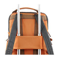 Dettaglio finiture e hardware di STARFIGHTER - Scharlau First Class Zaino Business - Arancia